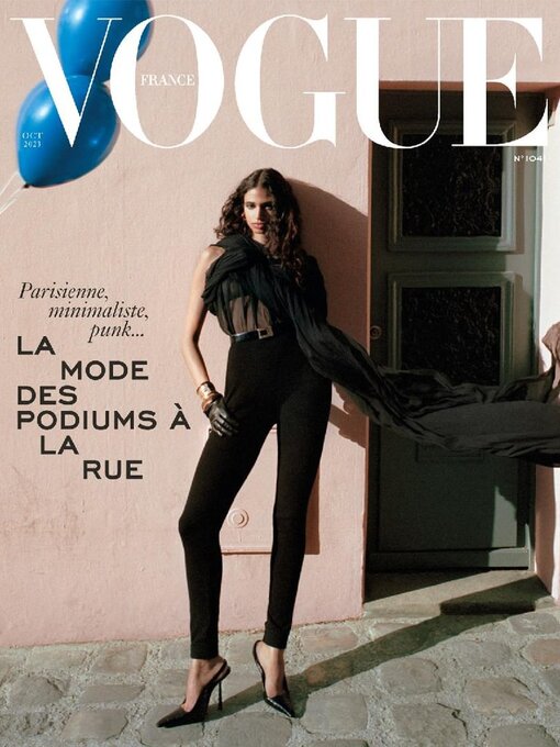 Isabelle Huppert en couverture de Vogue France de décembre 2021